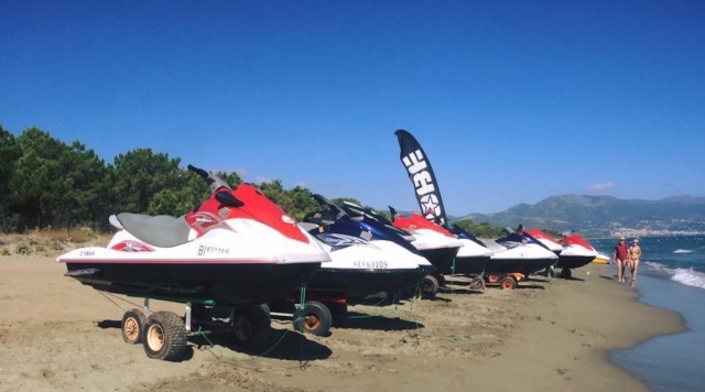 Jet skis en Erbalunga