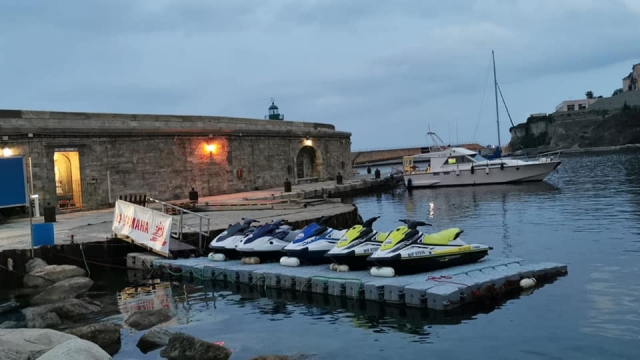 Puerto de Bastia para una actividad en jet ski
