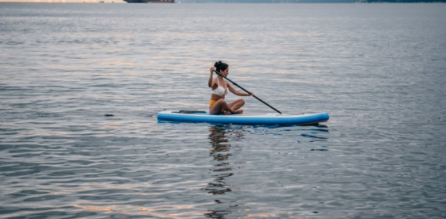 Remar la costa del Mediterráneo en remo