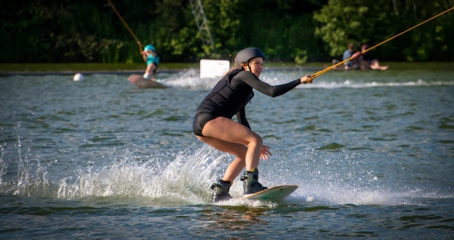  Sesión de perfeccionamiento del wakeboard para emociones fuertes