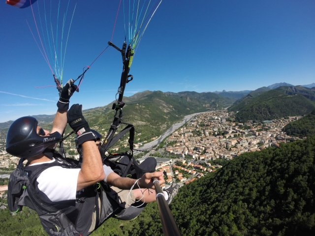  Vuelo sobre Digne-les-Bains en parapenle 