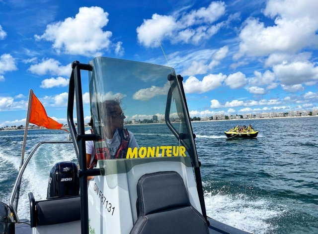  El instructor gestiona la velocidad de tráiler 