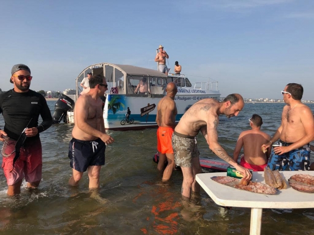 Comparle esle momento de relajación con amigos o familiares 