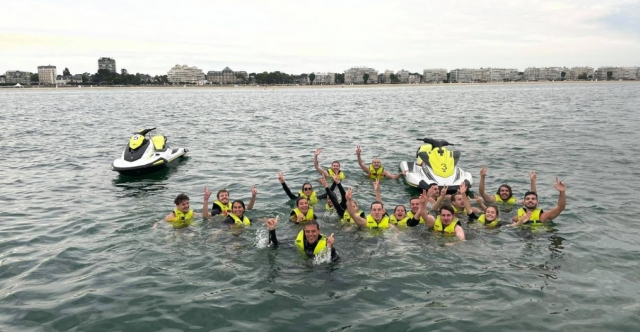 Nuestros monitores personales de jet skis en el agua