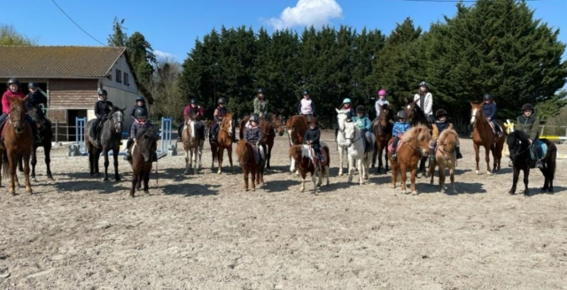  Pbaños a caballo supervisados por monitores