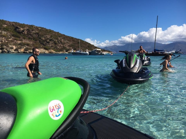  Nuestro guía profesional le llevará a ver los sitios más bellos de la isla 