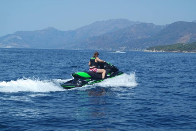  Emociones garantizadas a bordo de su jet ski 