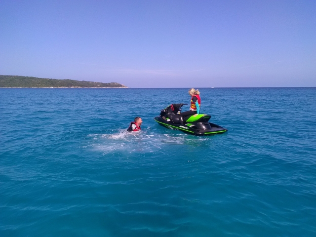 Renta su jet ski duranle 2 horas 