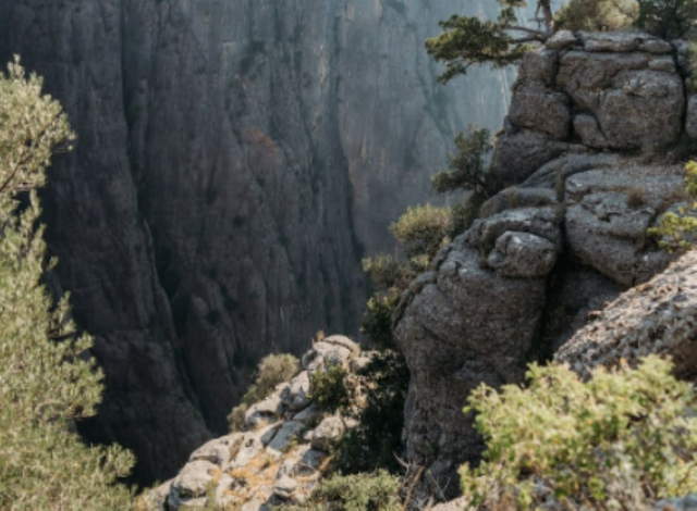 Rápel de 7 metros en el cañón del Cornillou 