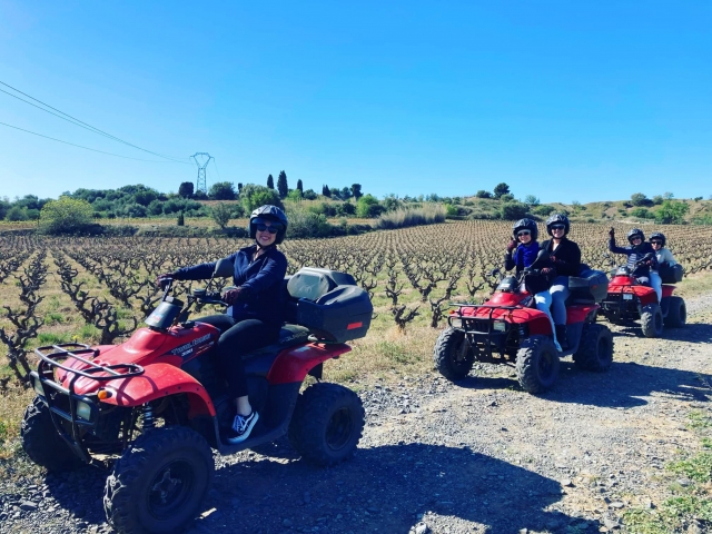  Viaja solo o en pareja en su quad