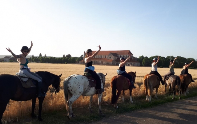  Pbaños a caballo por el Yonne 