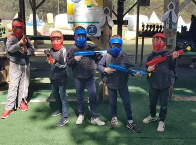 Juego de gotcha para niños 