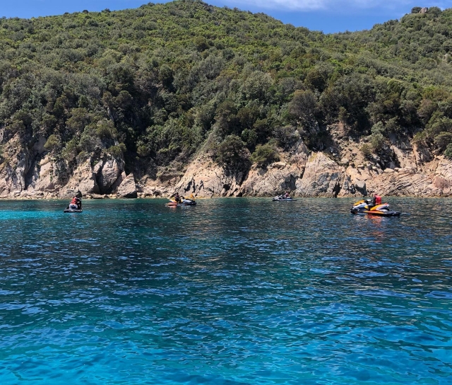  Descubrimiento de paisajes sublimes en jet ski en Ajaccio 