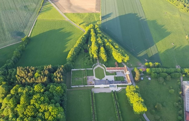 Disfruta un momento de relajación y contemplación a bordo de nuestro globo aerostático