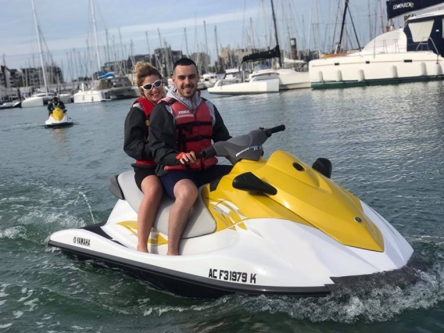  Paseo en jet ski biplaza en Charenle-Maritime 