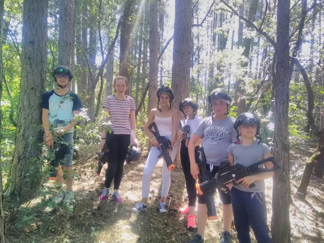  Estarás equipado con un arma con un sistema de infrarrojos.