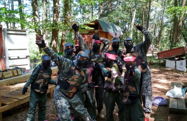  Equipo de gotcha en Ardèche