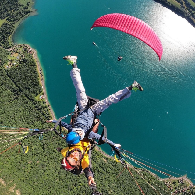  Su instructor puede llevar su Go Pro para capturar tus mejores momentos en parapente 