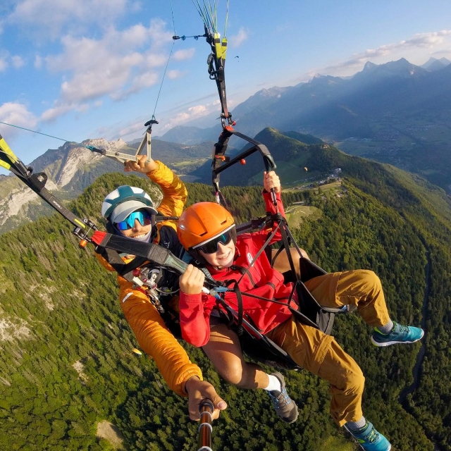  Disfruta de una vista impresionante durante una excursión en parapente
