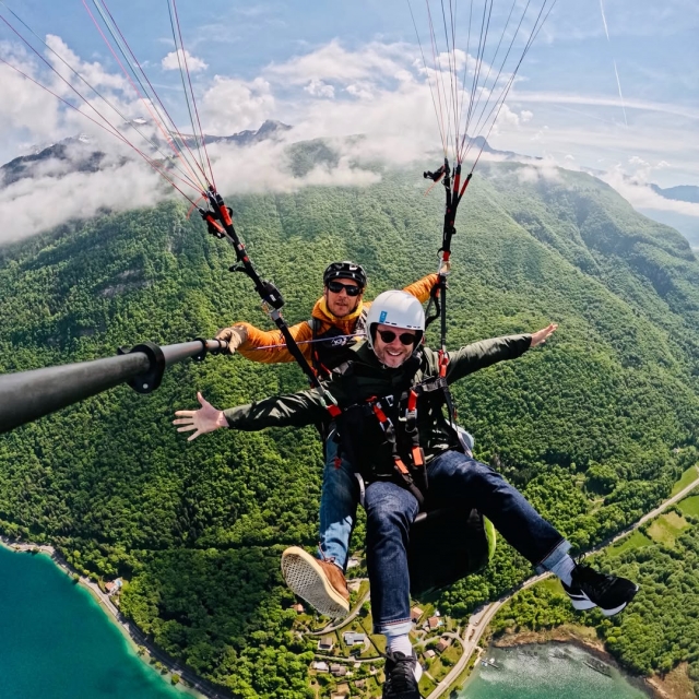 Bautismo salto en parapente Col de la Forclaz 15min