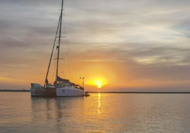  Dean 400 renta de catamarán 