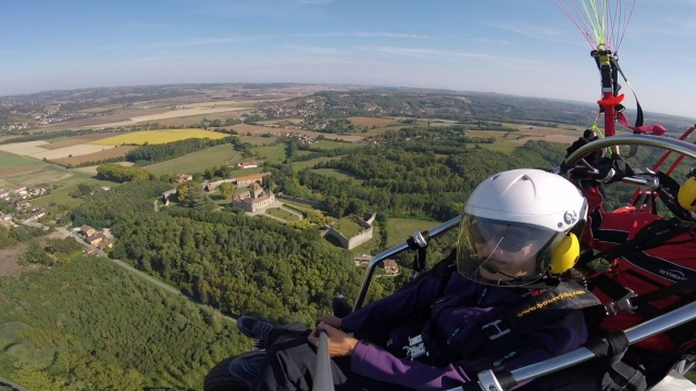 Sesión de paramotor con un piloto profesional