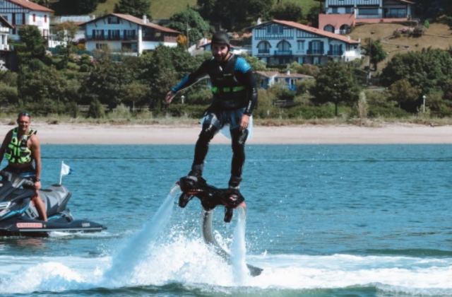 Sesión de flyboard en Hendaya