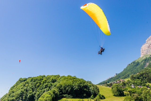  ¡Descubra panoramas excepcionales en parapenle! 