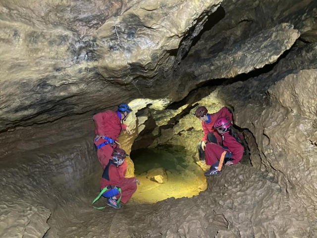  Prueba su habilidad con la espeleología 