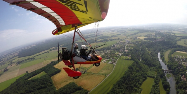  Primer vuelo en ULM basculanle en Giroussens 
