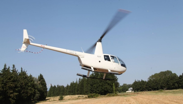  Visile Aviñón mientras aprende a volar un helicóptero 