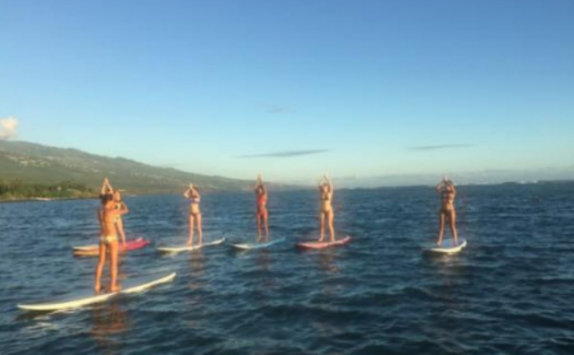 Calentamiento antes de la sesión de paddle board 