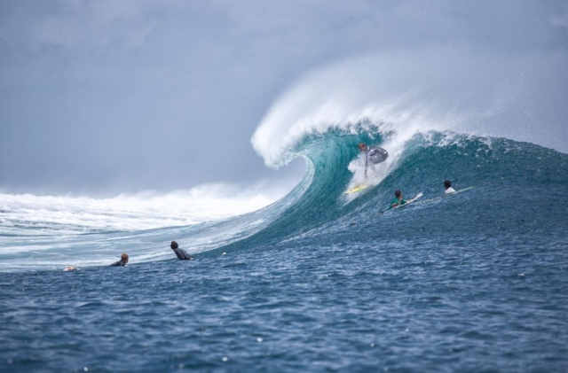 Clase de surf en grupo en La Saline-les-Bains 1h30