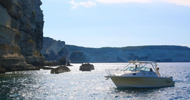 Paseo en barco en Bonifacio 