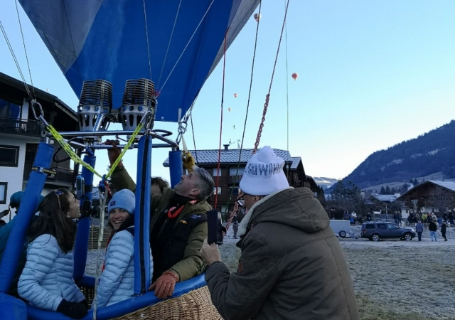  Despegue inminenle del globo aerostático 