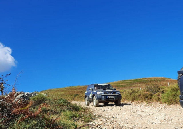 Disfruta de un cómodo paseo en un 4x4 de alta gama