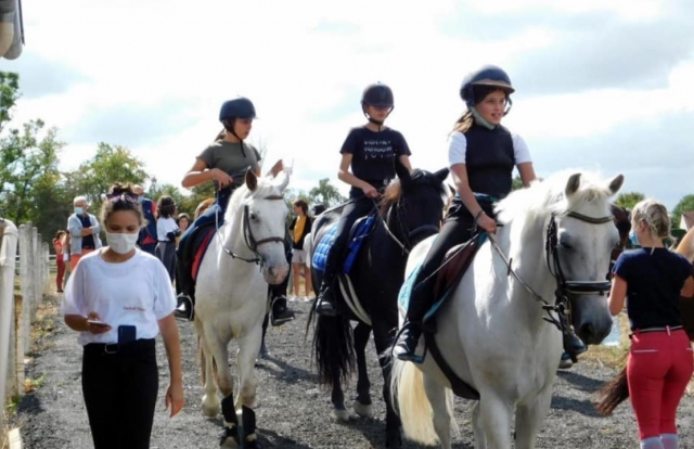 Paseo en pony en Boischaut Sud 45min