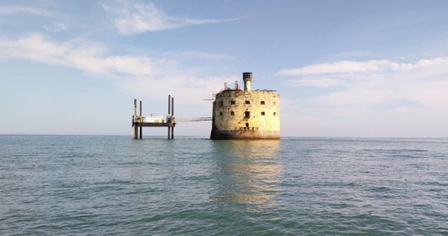 Visile el famoso Fuerle de La Rochelle desde su barco 