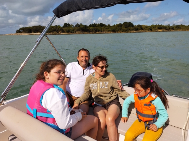  Paseo en barco en familia 