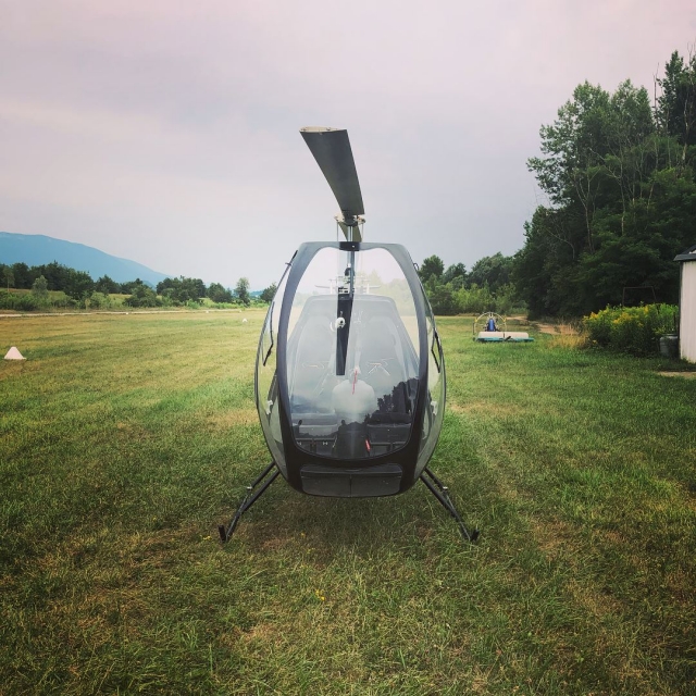  Helicóptero listo para recibirle 