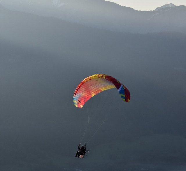  Vuelo en paramotor en Chindrieux 