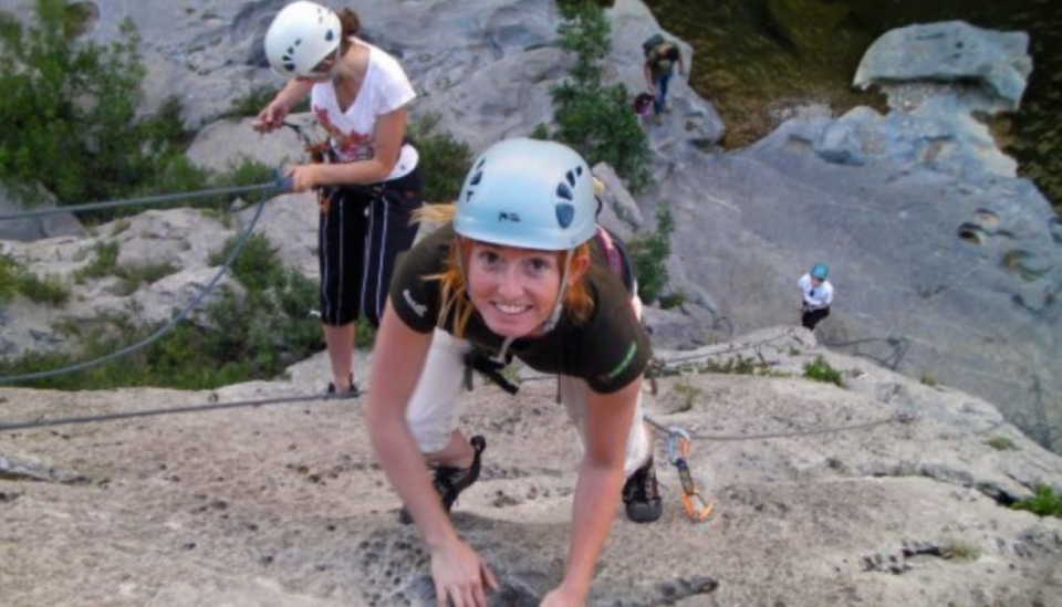 Su excursión de escalada se realiza con un instructor certificado por el estado Su excursión de escalada se realiza con un instructor certificado por el estado