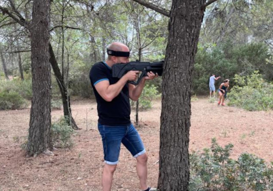 Sé el mejor estratega para ganar la batalla de laser tag 