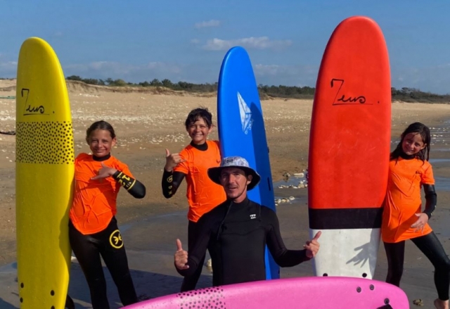 Clases de surf para niños en la isla de Oléron