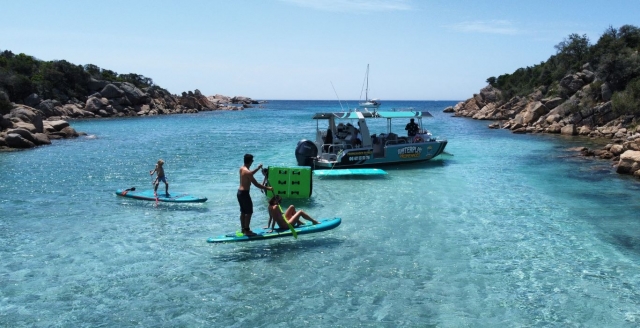  Diviértele en las sublimes calas corsas 