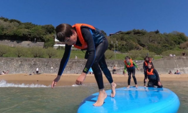 Disfruta del entorno paradisíaco de la playa de Saint-Jean-de-Luz sobre un remo 