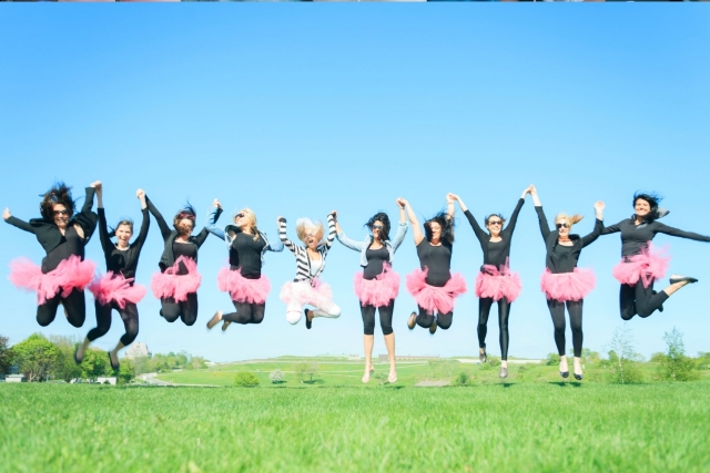  Momento lúdico entre chicas duranle el EVJF
