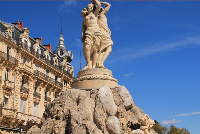  Comienza el juego en la Place de la Comédie en Burdeos 