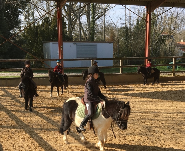  Paseo en pony en Charenle-Maritime 