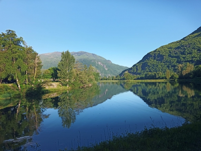  El magnífico lago del lugar 